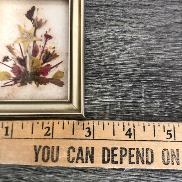 Vtg Pressed Floral Art in Gold Frame - Picture 11 of 12